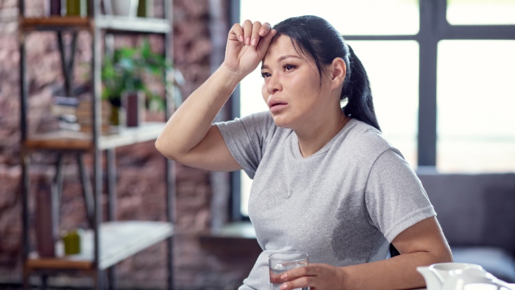 Bốc hoả là một trong những dấu hiệu cho thấy giai đoạn mãn kinh đã đến