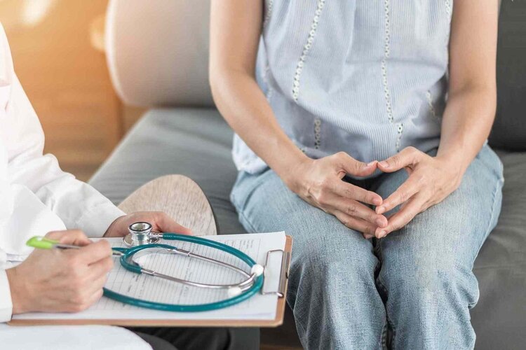 Có 2 phương pháp phổ biến để điều trị bệnh đó là đặt thuốc và đốt laser
