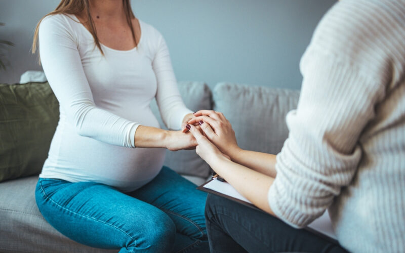 Người bị viêm cổ tử cung sau khi điều trị dứt điểm có thể mang thai như thường